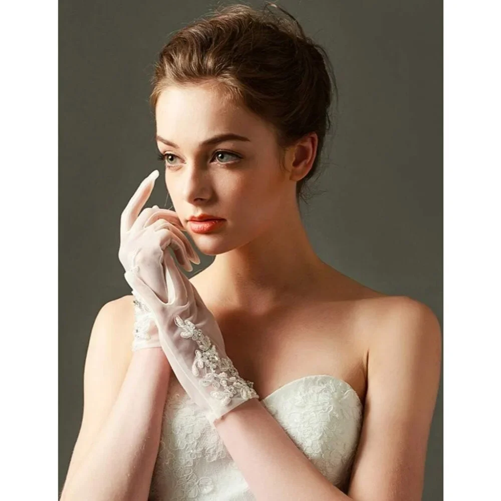 Women's Lvory Short Length Satin Wrist Gloves Stretchy Wedding Party Prom - Picture 4 of 7